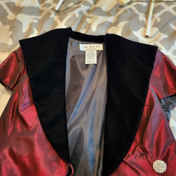J. R. Nites by Caliendo Womens Garnet Evening Jacket with Sequin Button. Size 8 - Picture 3 of 4